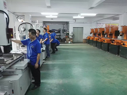 振邦细孔放电机展厅